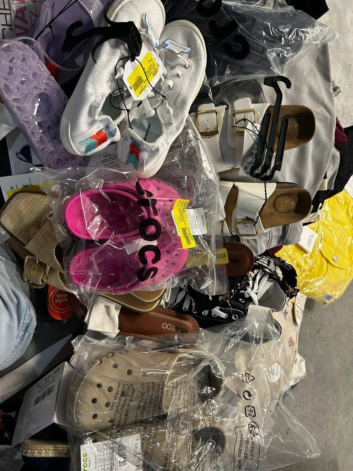 Aracely’s clothing store y Compras con Anita estamos en Mcallen por la 23rd a 13…