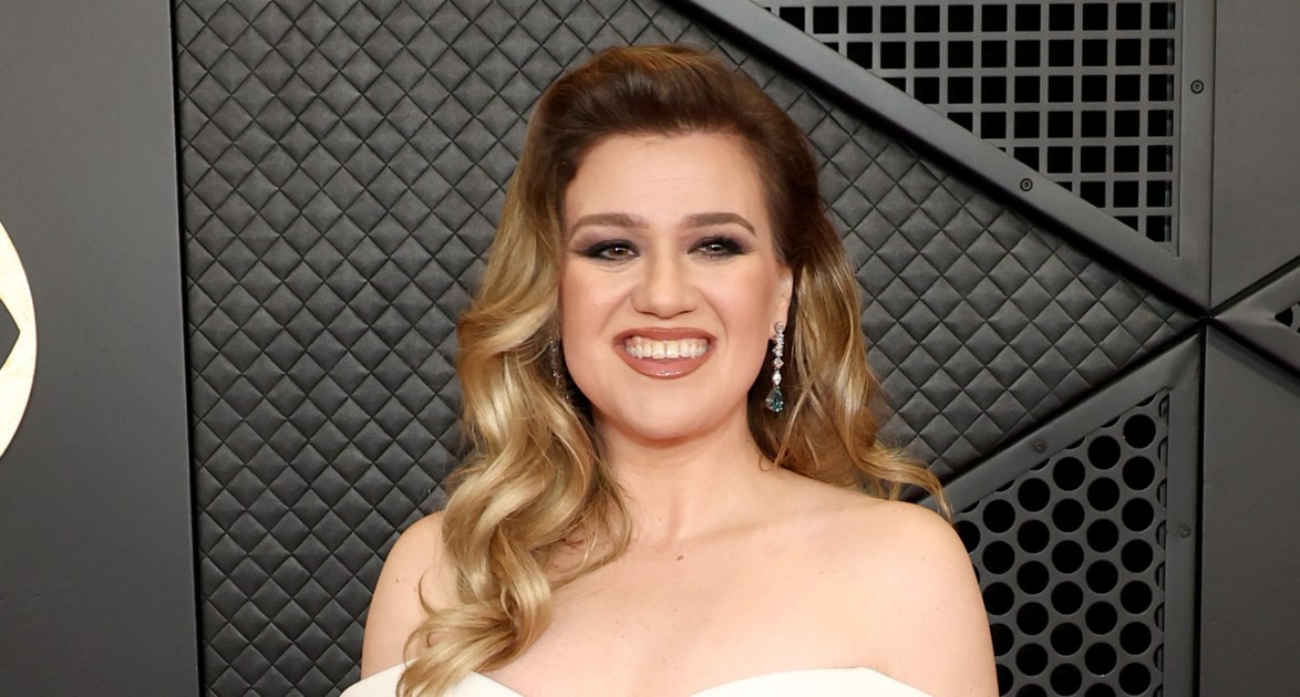 Kelly Clarkson debutó el peinado imprescindible de este año