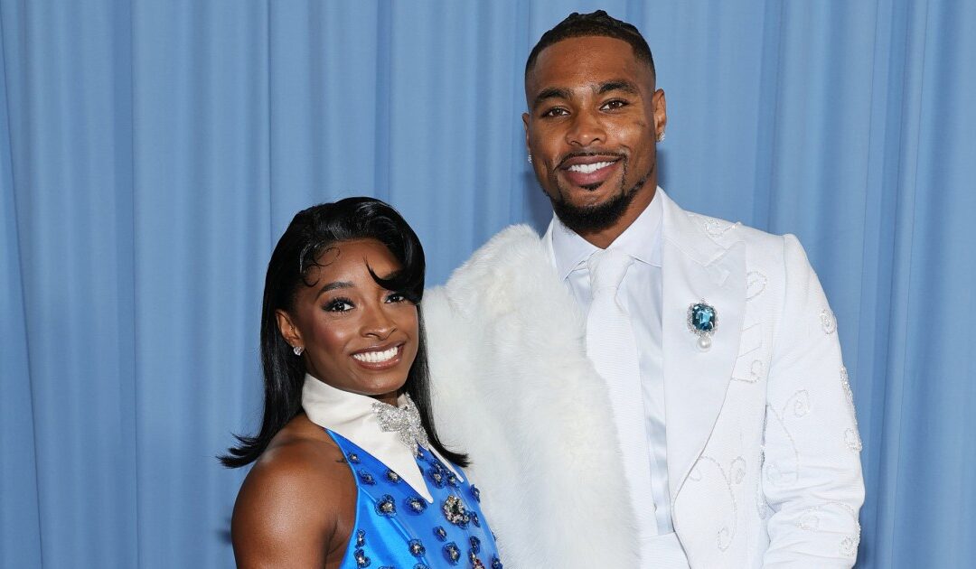 Simone Biles publica una foto de natación y su esposo Jonathan Owens se vuelve coqueta