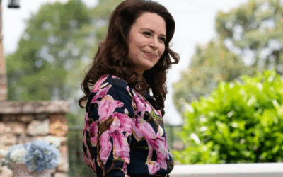 Por qué Katie Lowes de ‘The Hunting Wives’ parece familiar