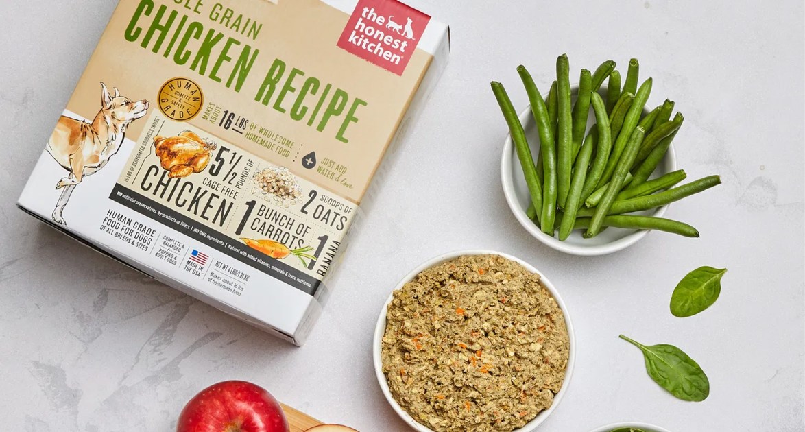 Ahorre un 50 por ciento en la cocina honesta de comida para mascotas de grado humano