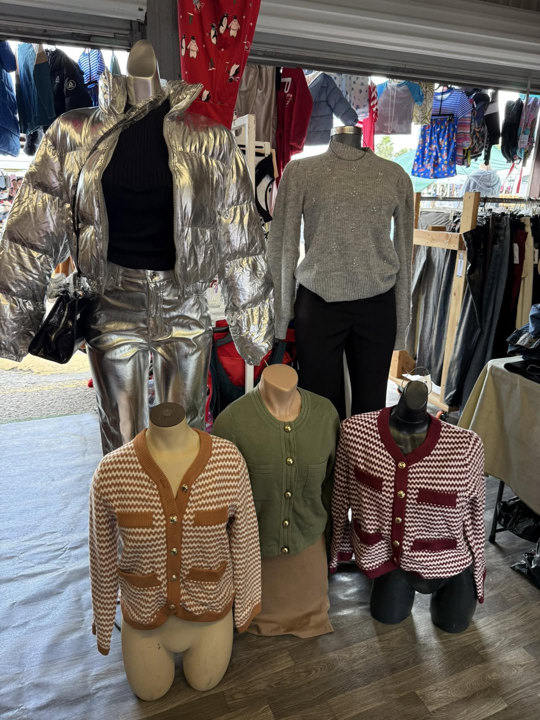 Todas las chicas de Compras con Anita las esperamos mañana con ropa para tiempos…