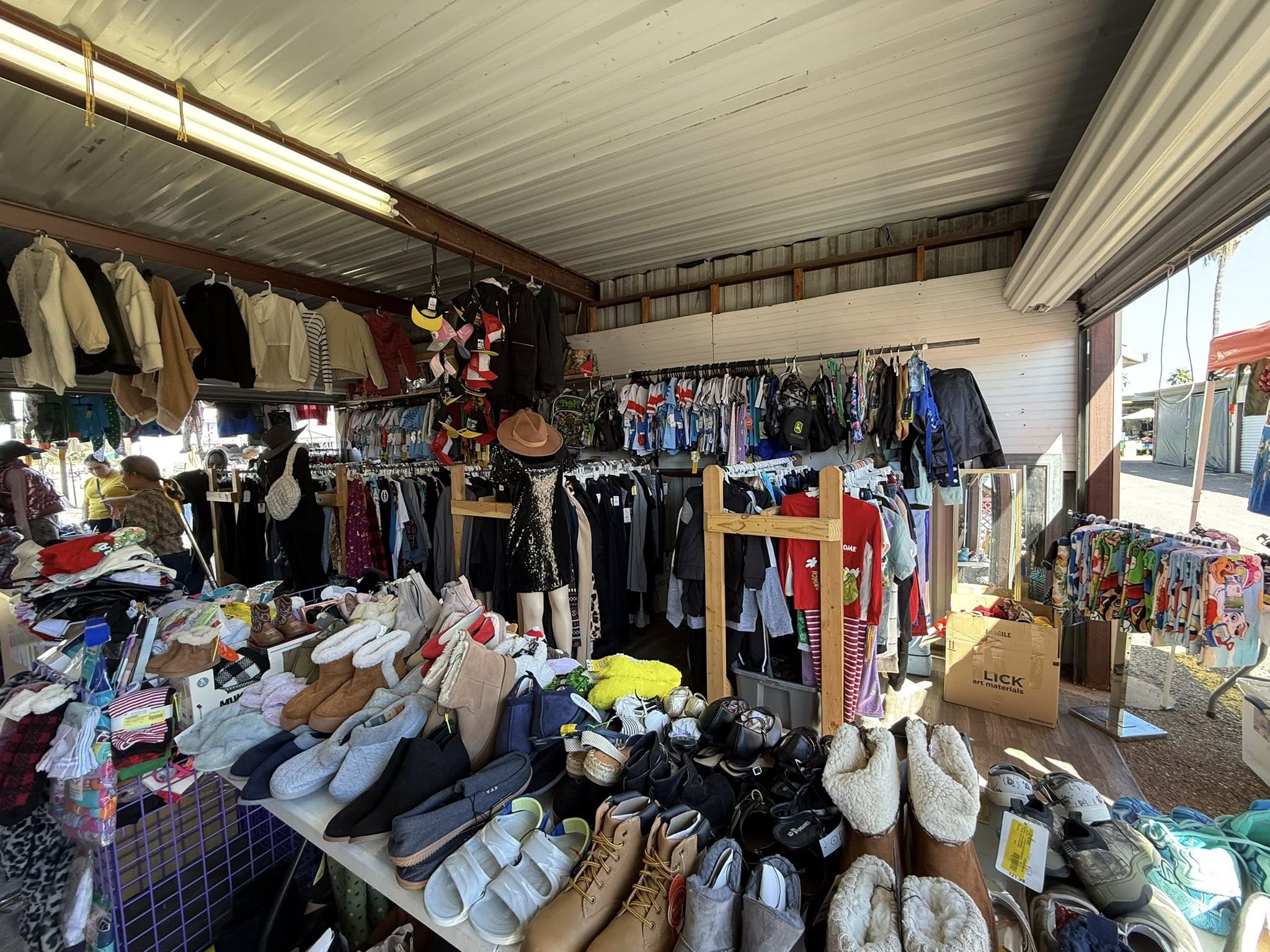 Compras con Anita los esperamos mañana con muchas cositas y racketa de $2 en La …