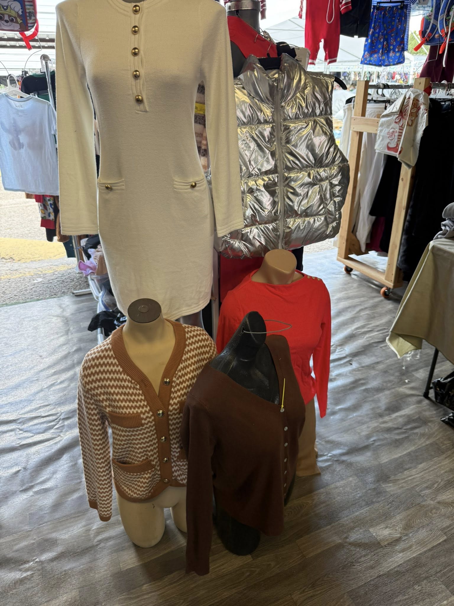 Este fin los esperamos con muchos especiales en vestido y pantalón a $5 o menos …