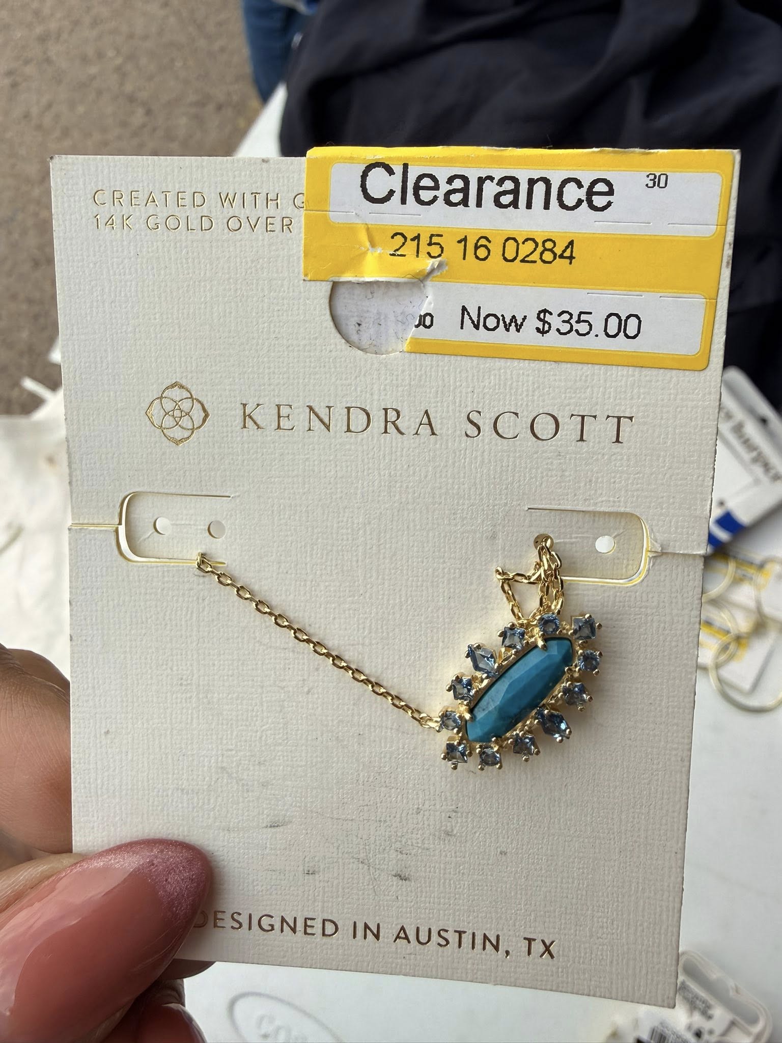 Algunas de la prendas que llegaron de  los esperamos mañana en La Gran Pulga de …