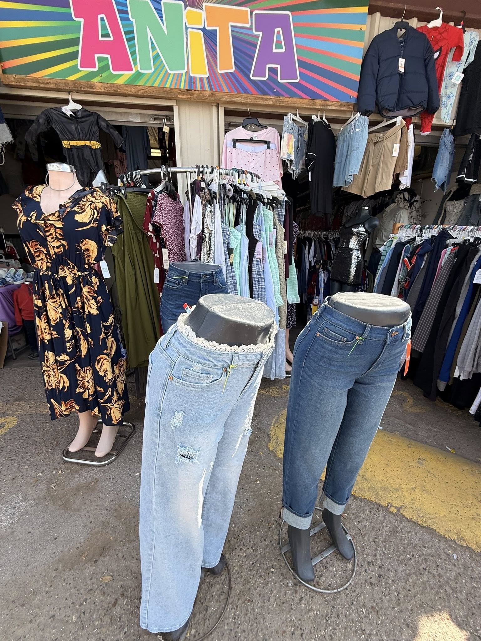 VENGAN Y APROVECHEN LOS GRANDES DESCUENTOS QUE VAMOS A OFRECER EN TODA LA ROPA D…