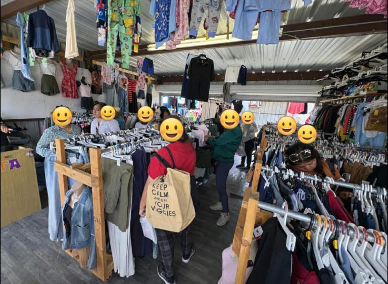 ¡Atención, bellezas!   

Mañana estaremos ABIERTOS Martes   
Ven a visitarnos y...
