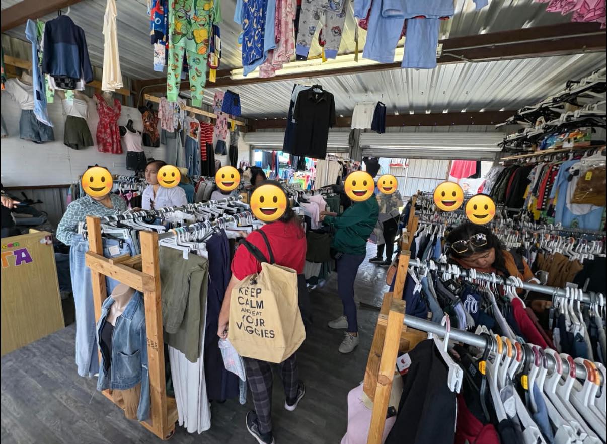 ¡Atención, bellezas!   

Mañana estaremos ABIERTOS Martes   
Ven a visitarnos y...