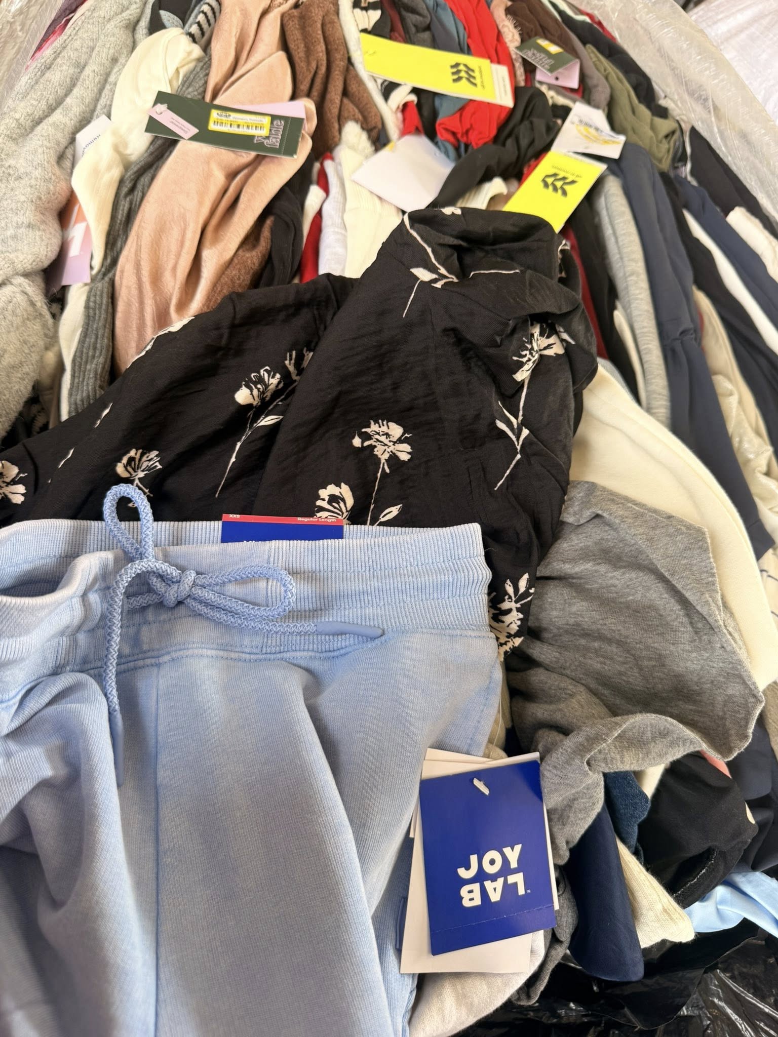 ¡NUEVA MERCANCÍA YA LLEGÓ! 

Chicas, llegó mercancía NUEVA de Target  ¡y está h...